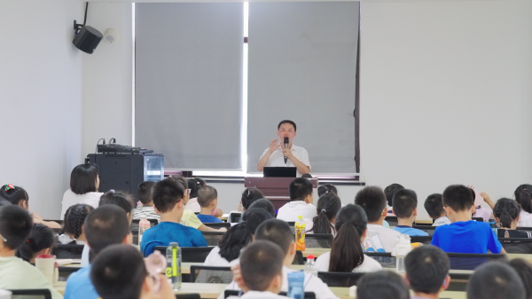 财富家 双流区2025年职工子女暑期爱心托管班开启“我是小小快递员”职业体验之旅
